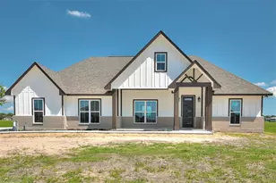 643 Chuckwagon Trail, Angleton, TX 77515 - Photo 2