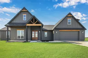 643 Chuckwagon Trail, Angleton, TX 77515 - Photo 1