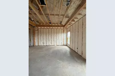 643 Chuckwagon Trail, Angleton, TX 77515 - Photo 8