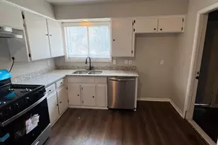 9306 St Lo Rd, Houston, TX 77033 - Photo 4