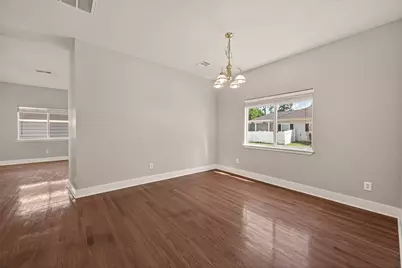 26856 Manor Crest Court, Kingwood, TX 77339 - Photo 6