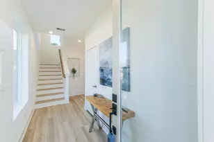 8323 Brecha Ln Ln, Houston, TX 77055 - Photo 2