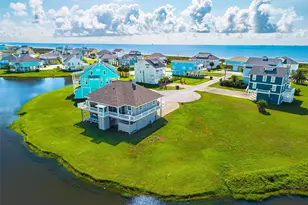 713 Sara Way, Crystal Beach, TX 77650 - Photo 6