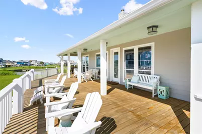 713 Sara Way, Crystal Beach, TX 77650 - Photo 8