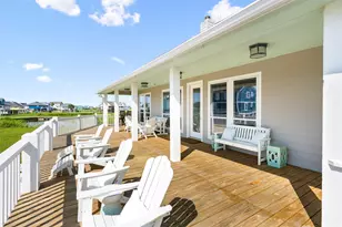 713 Sara Way, Crystal Beach, TX 77650 - Photo 8