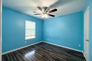 910 Staffordale Manor Ln, Houston, TX 77047 - Photo 12