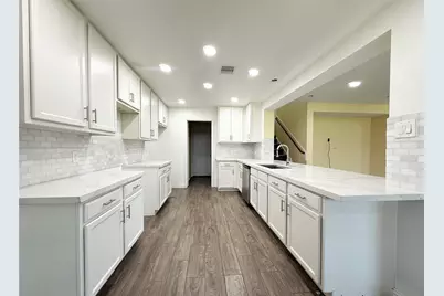 910 Staffordale Manor Lane, Houston, TX 77047 - Photo 4