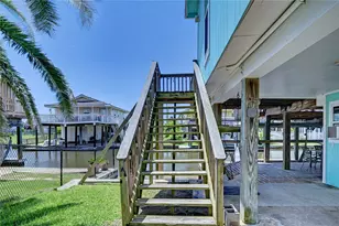 16607 Bahama Way, Jamaica Beach, TX 77554 - Photo 8