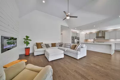 115 Oak Estates Drive, Conroe, TX 77384 - Photo 14