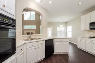 2534 Bridge Hampton Way, Sugar Land, TX 77479 - Photo 8