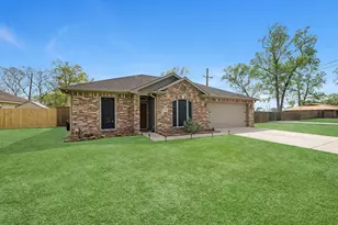 2418 Hollywood Ave, Liberty, TX 77575 - Photo 2