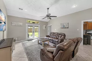 2418 Hollywood Ave, Liberty, TX 77575 - Photo 10