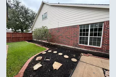 2119 Meadows Boulevard, League City, TX 77573 - Photo 30