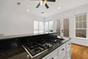 948 Ashland St, Houston, TX 77008 - Photo 14