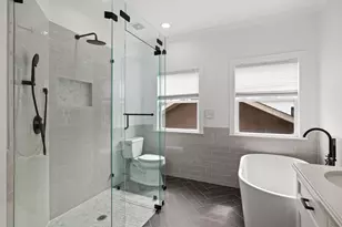 948 Ashland St, Houston, TX 77008 - Photo 28