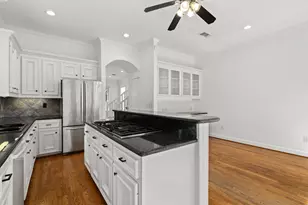 948 Ashland St, Houston, TX 77008 - Photo 16