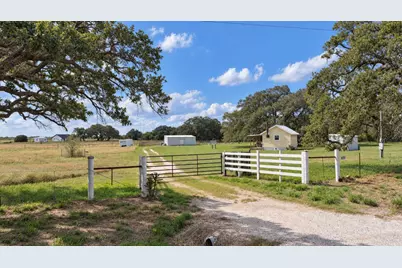 2491 E Fannin Street, Goliad, TX 77963 - Photo 26