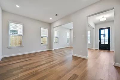 2521 S Houston Avenue, Pearland, TX 77581 - Photo 10