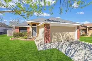 151 Doe Run Dr, Huntsville, TX 77320 - Photo 2