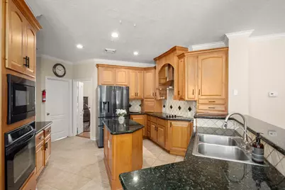 8961 Fallsbrook Court, Conroe, TX 77302 - Photo 12