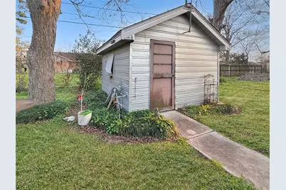 409 Midway Drive, Baytown, TX 77521 - Photo 30