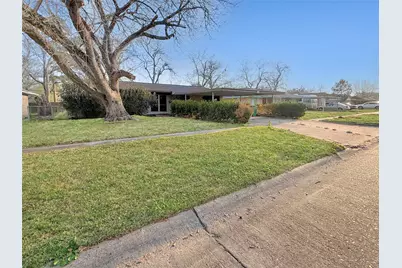 409 Midway Drive, Baytown, TX 77521 - Photo 2