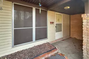 409 Midway Dr, Baytown, TX 77521 - Photo 4