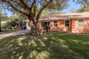 1414 23rd St, Huntsville, TX 77340 - Photo 4