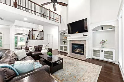 130 E Fairbranch Circle, The Woodlands, TX 77382 - Photo 16
