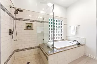 130 E Fairbranch Cir, The Woodlands, TX 77382 - Photo 30
