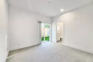 7711 Westside Villas Ln, Houston, TX 77055 - Photo 6
