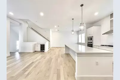 7711 Westside Villas Lane, Houston, TX 77055 - Photo 10