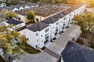 7711 Westside Villas Ln, Houston, TX 77055 - Photo 30
