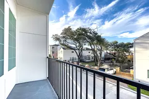 7711 Westside Villas Ln, Houston, TX 77055 - Photo 18