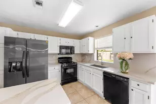3410 E Heatherock Cir, Sugar Land, TX 77479 - Photo 8