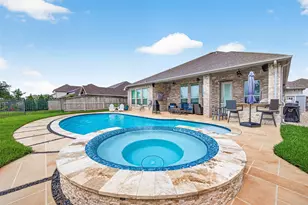 4417 Camden Lake Ln, Rosharon, TX 77583 - Photo 2