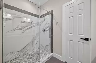 2109 Marnel Rd, Houston, TX 77055 - Photo 12
