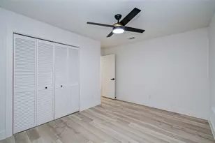 2211 S Mission Cir, Friendswood, TX 77546 - Photo 24