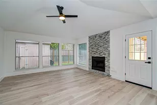 2211 S Mission Cir, Friendswood, TX 77546 - Photo 20