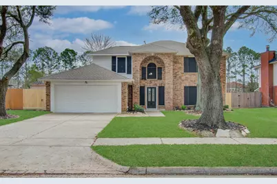 2211 S Mission Circle, Friendswood, TX 77546 - Photo 2