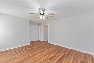 8617 Clarington St, Houston, TX 77016 - Photo 14