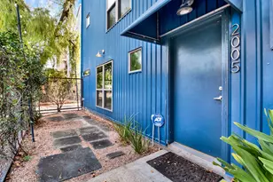 2005 Mason St, Houston, TX 77006 - Photo 2