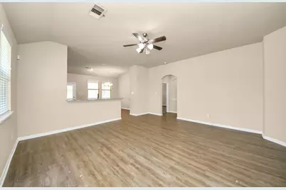 330 Kickapoo Drive, Anahuac, TX 77514 - Photo 6