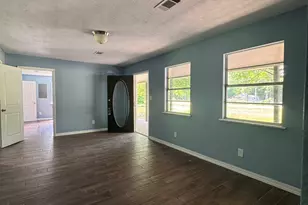 161 Woodman Dr, Cleveland, TX 77328 - Photo 2