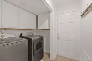 9400 Doliver Dr, Houston, TX 77063 - Photo 20