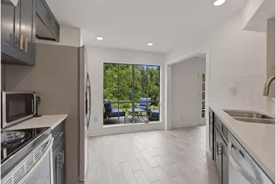 9400 Doliver Drive #21, Houston, TX 77063 - Photo 8