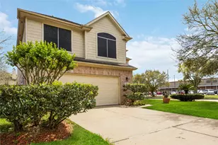 602 Beverly Cir, Stafford, TX 77477 - Photo 2