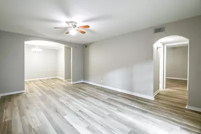 2585 Marilee Lane #3, Houston, TX 77057 - Photo 2