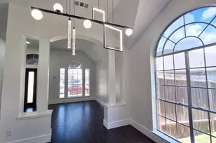 17122 Canterbury Green Ct, Sugar Land, TX 77498 - Photo 2