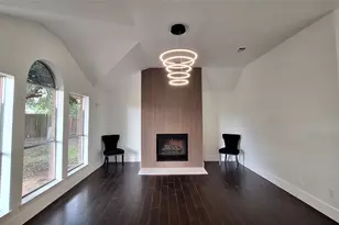 17122 Canterbury Green Ct, Sugar Land, TX 77498 - Photo 2